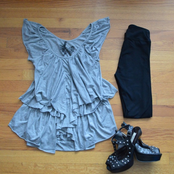 Buffalo Grey Ruffle/Pretty Top - Picture 8 of 16